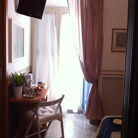 Carmel Hotel 2*