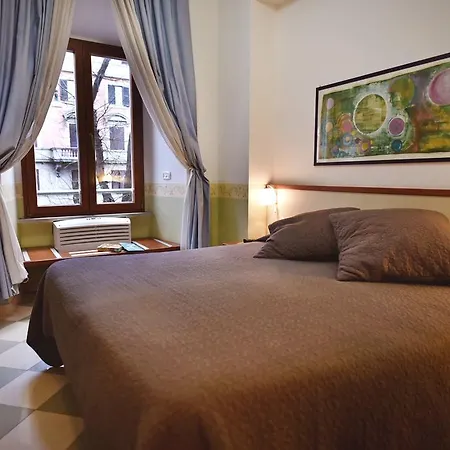 Hotel Carmel 2*