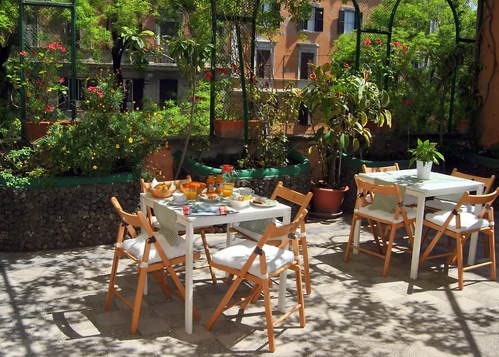 Carmel ホテル ローマ