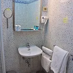 Carmel Hotell 2*